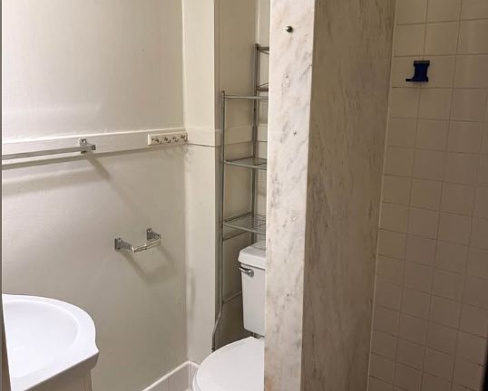 3rd image of 1086 University Pl APT 10