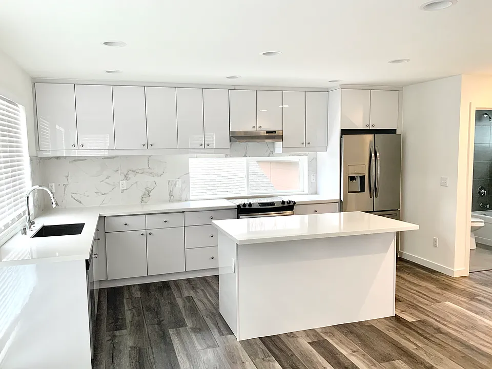 5264-5268 Brooklyn Ave NE