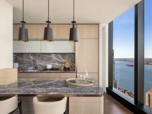 125 Greenwich Street 68E image 3 of 20