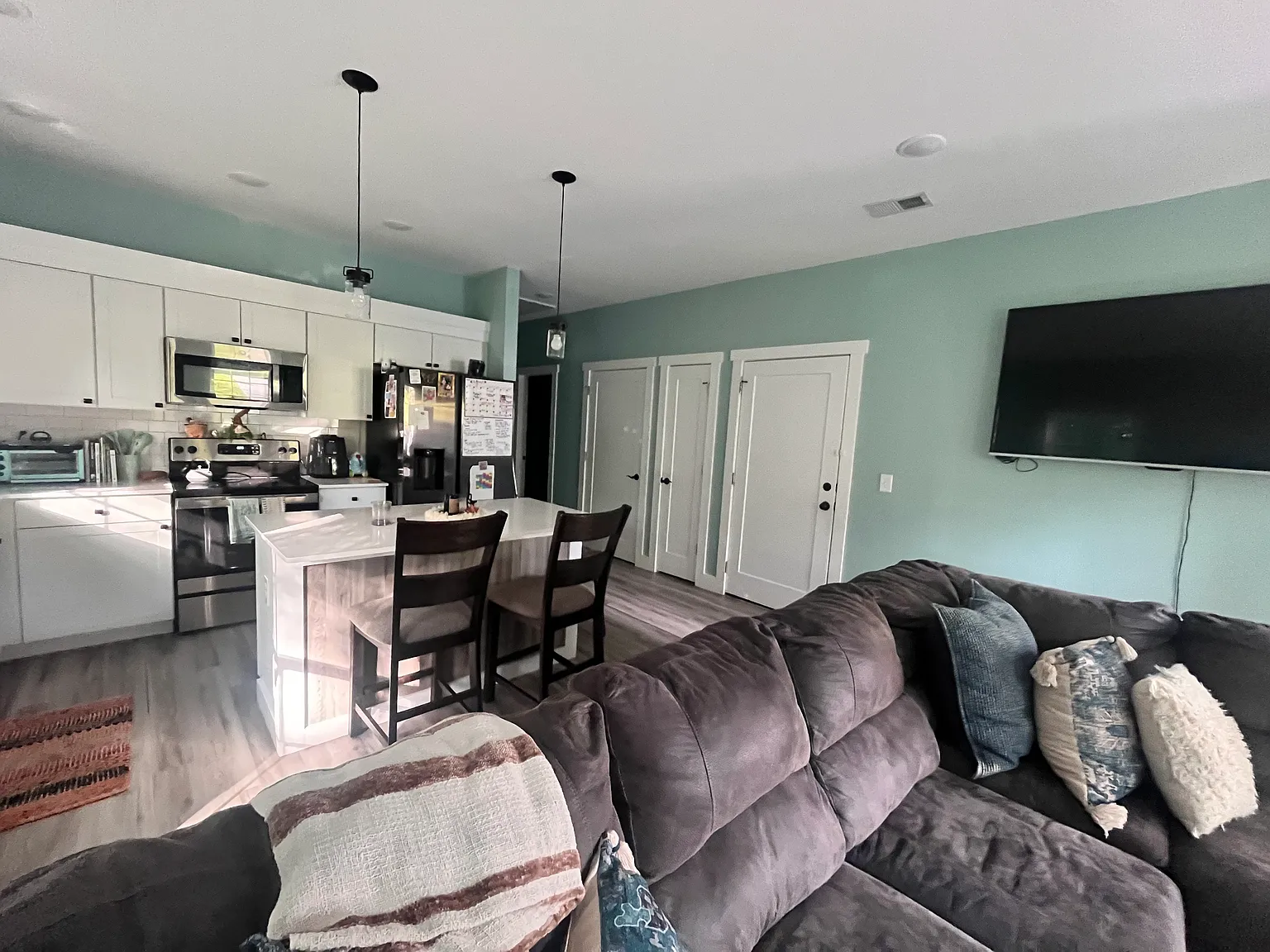 524 Asbury Dr — Photo 2