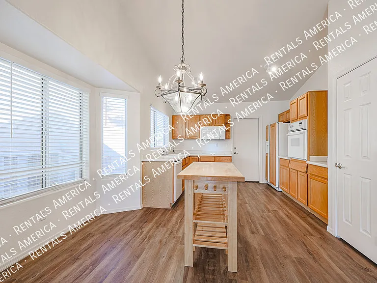 5351 W Saragosa St — Photo 10