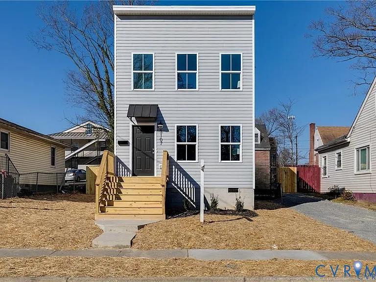 3107 Columbia St — Photo 2