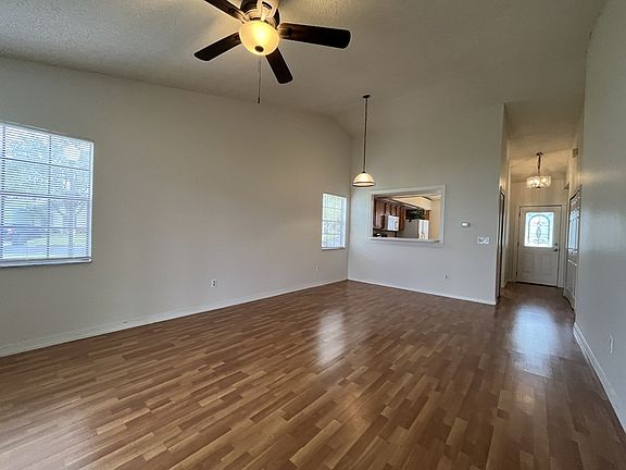 5th image of 102 Candlewick Ct