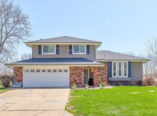 307 Maple Dr, Treynor, IA 51575