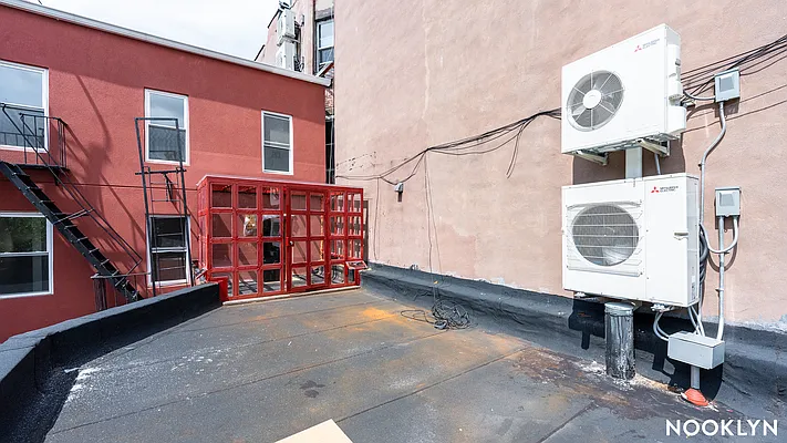 Rented by Nooklyn NYC LLC | media 29