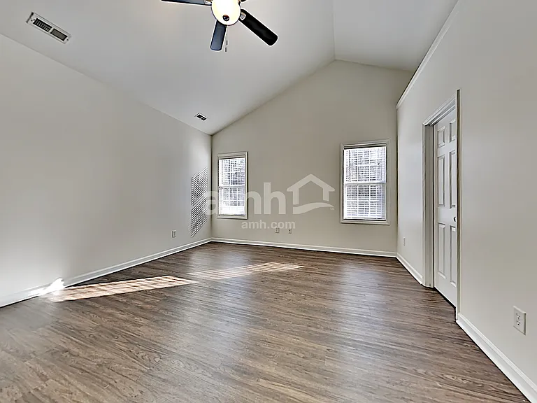 8008 Willowglen Dr — Photo 12