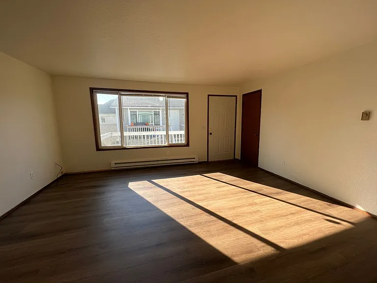 1411 G St #A — Photo 5