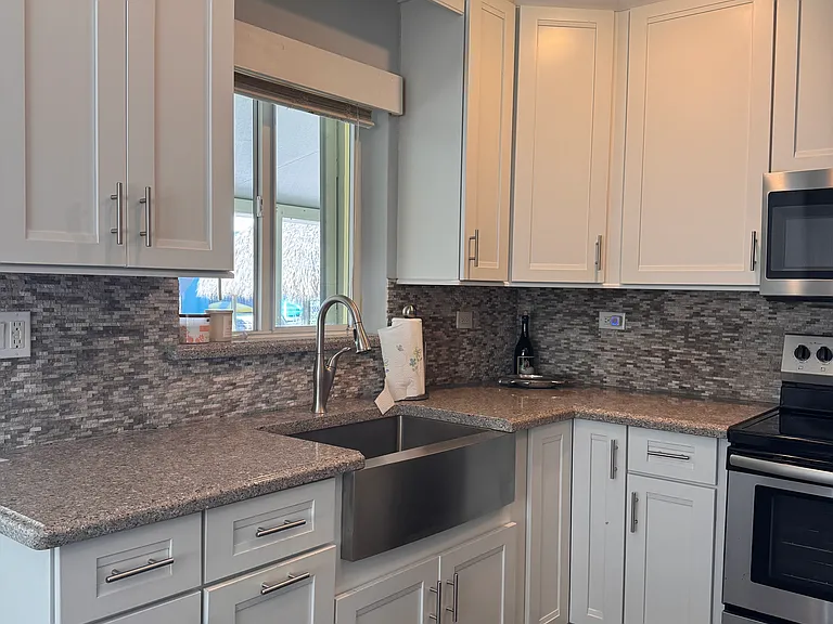 135 Peace Ave — Photo 16