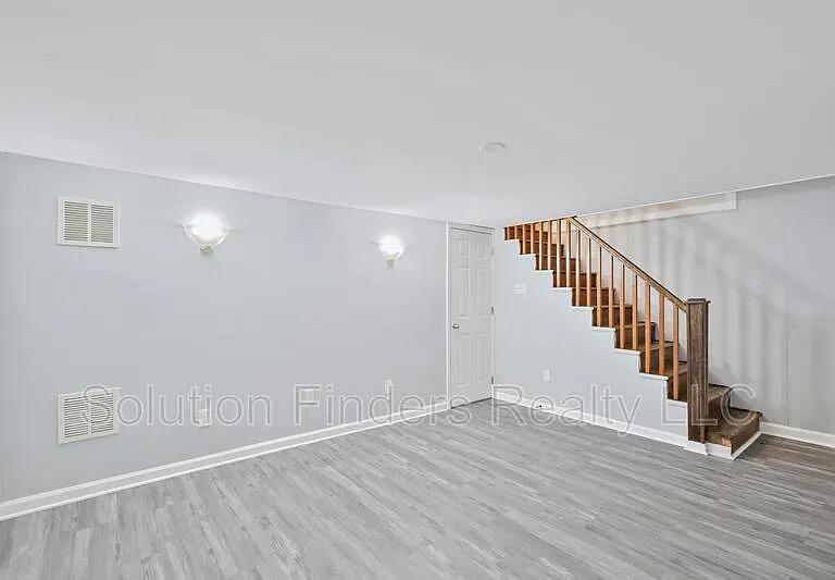 3314 Wallford Dr — Photo 8