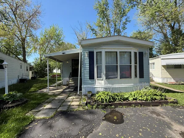 3086 Hillanlake Dr #126, Brooklyn, MI 49230