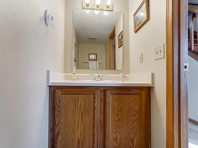 4056 Brookrun Dr — Photo 10