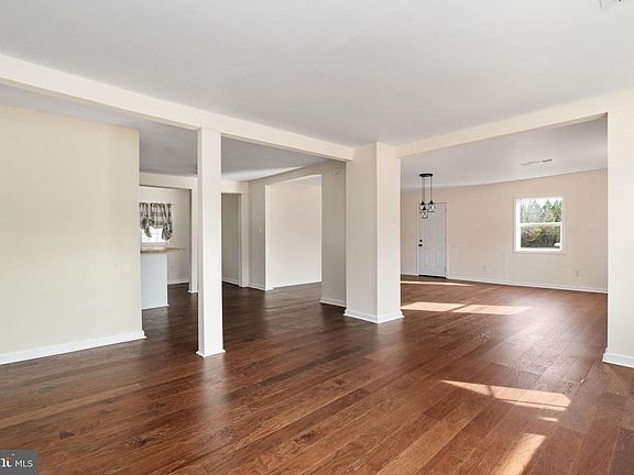 3rd image of 200 Johnson Ln