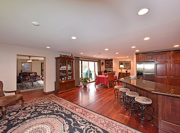5th image of 2220 Heathercliff Dr