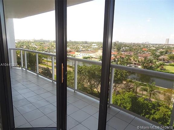 2BED/2BATH AT HARBORSIDE UNIT 802 AT AVENTURA OFFERED AT $359,000