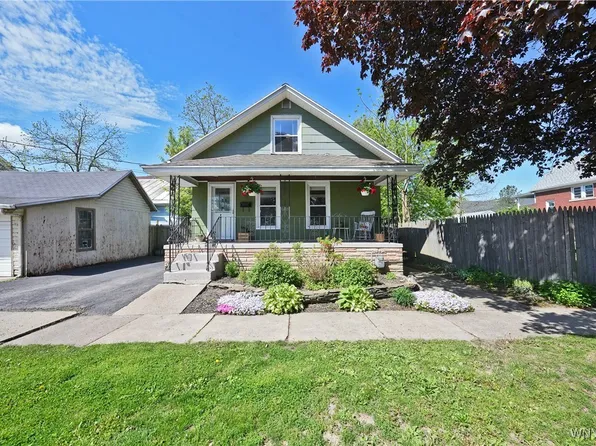 18 Dahlgreen Pl, North Tonawanda, NY 14120