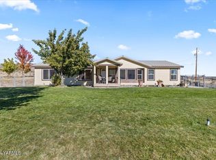 556 Pine Mountain Dr, Yakima, WA 98903