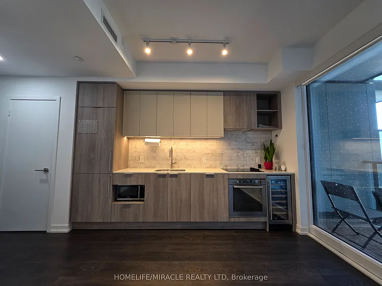 2020 Bathurst St #341 — Photo 6