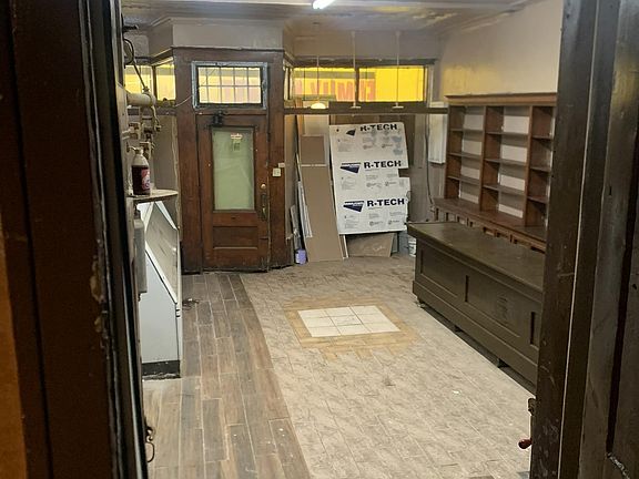 2nd image of 4027 Oliver St