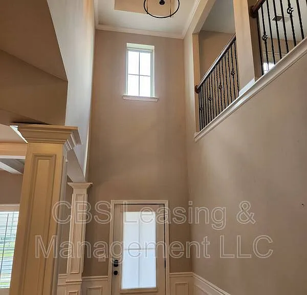 2112 Sequoia Dr — Photo 2