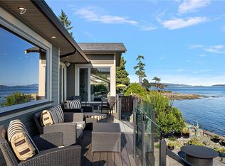 10206 Surfside Pl, Sidney, BC V8L 3R5