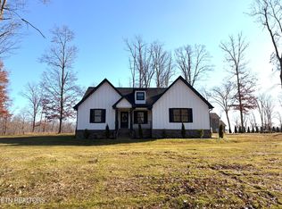 127 Bluff View Dr, Crossville, TN 38571