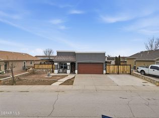 221 Flor Eucharis Dr, Socorro, TX 79927