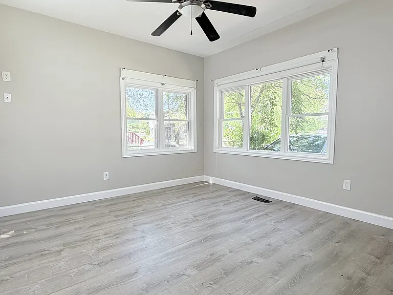 337 Maxwell St — Photo 5