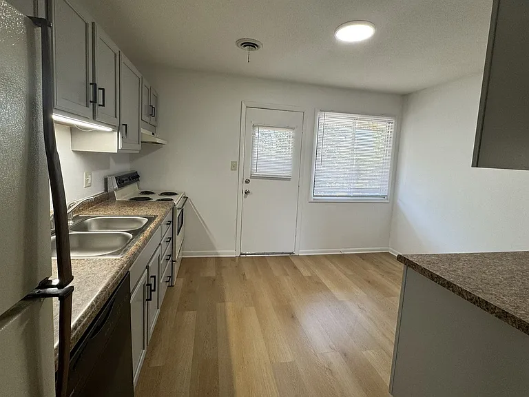 1003 Parkway Dr #1005 — Photo 6