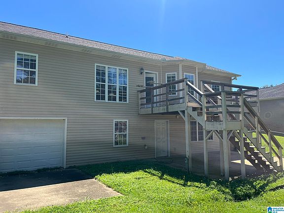 3rd image of 121 Eastwood Dr