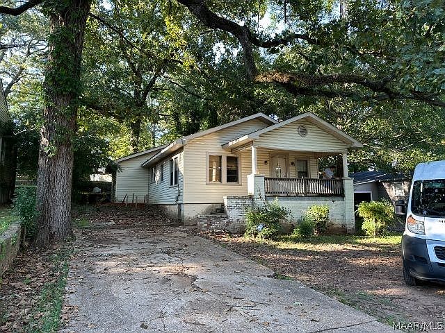 1st image of 927 Woodward Rd