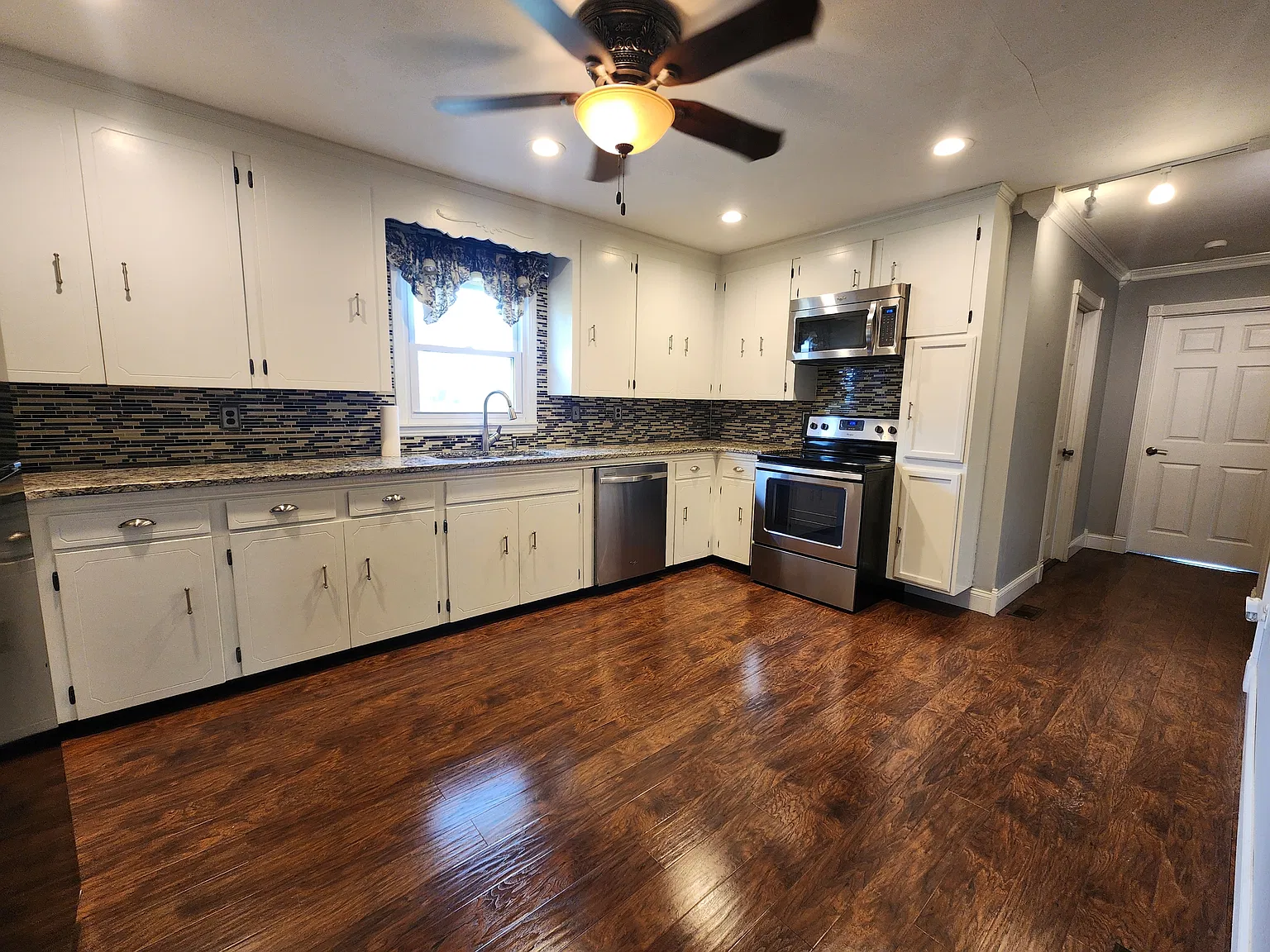 664 1st Avenue South - 1 — Photo 3