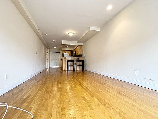 5th image of 2325 31st Ave #3A