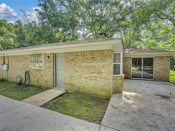 5th image of 2225 Massengale Dr