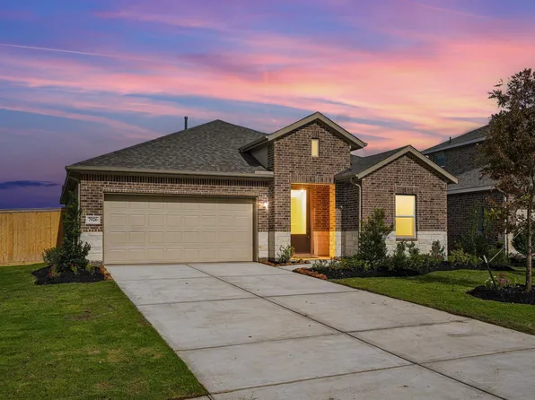 7926 Jade Crest Dr, Angleton, TX 77515