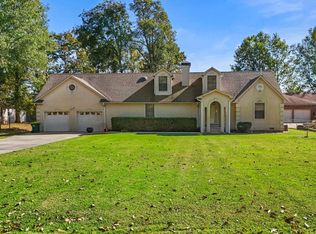 13302 Old River Dr, North Little Rock, AR 72142