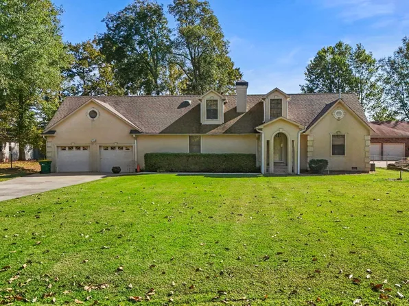 13302 Old River Dr, North Little Rock, AR 72142