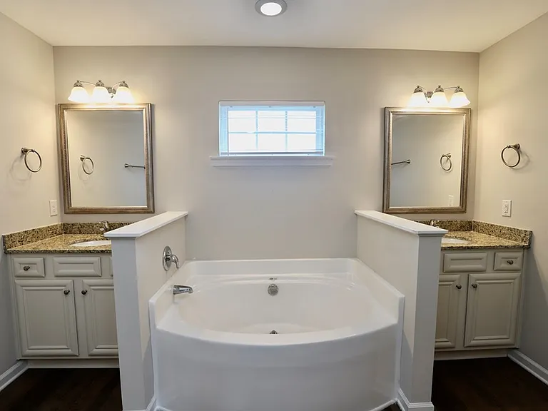 3680 Moseley Dr — Photo 42