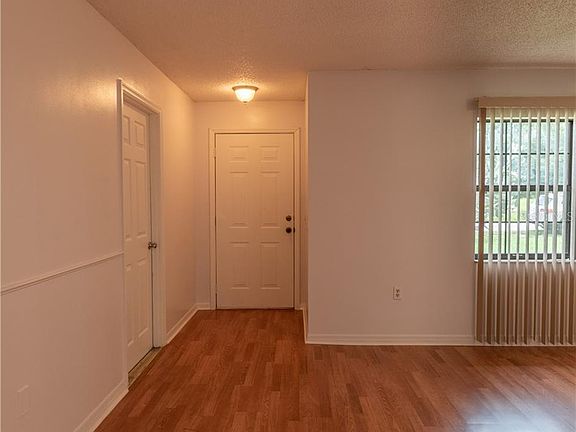 2nd image of 150 Dogwood Drive Cir
