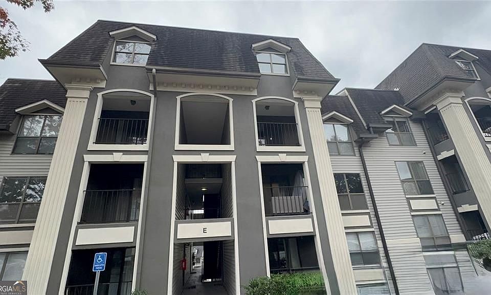 1st image of 2657 Lenox Rd NE APT 69