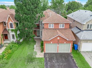 591 Plantation Gate, Newmarket, ON L3X2C2