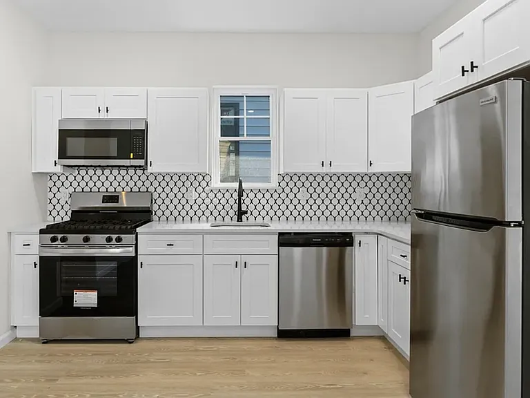 47 Graham Ave #1 — Photo 2