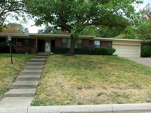 2nd image of 4008 Rowan Dr
