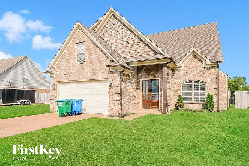 4 bed, 3.0 bath, 2242 sqft, $2,660 — Photo 2