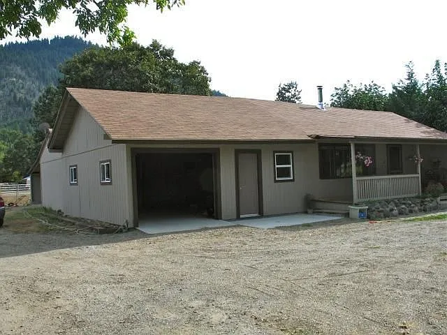 170 Forty Niner Ln photo 1