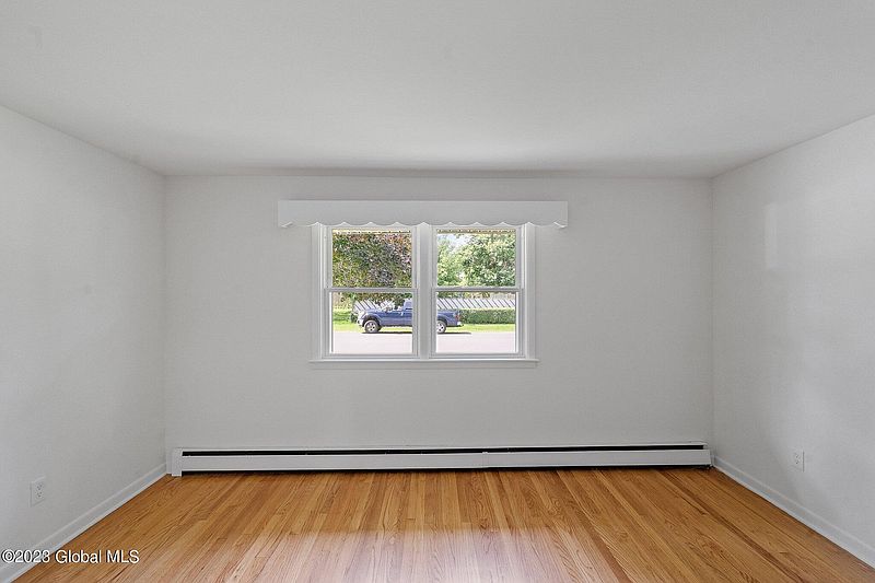 5th image of 307 Harlem Street