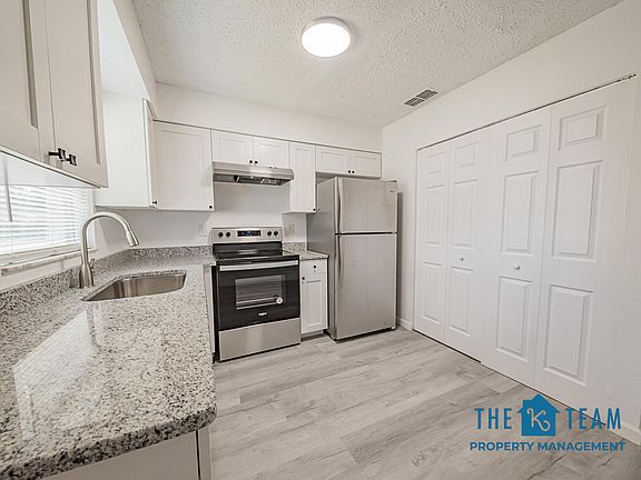 3rd image of 704 Sunset Ave #A & B