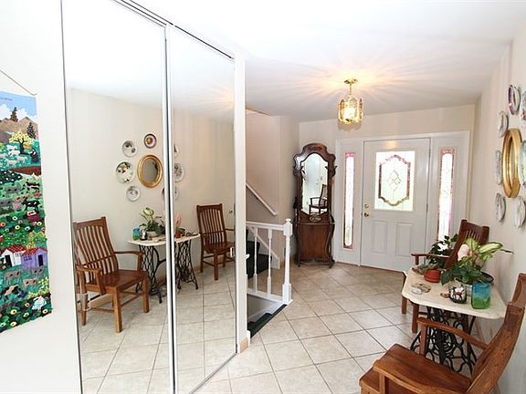 3rd image of 18 E Harbor Dr