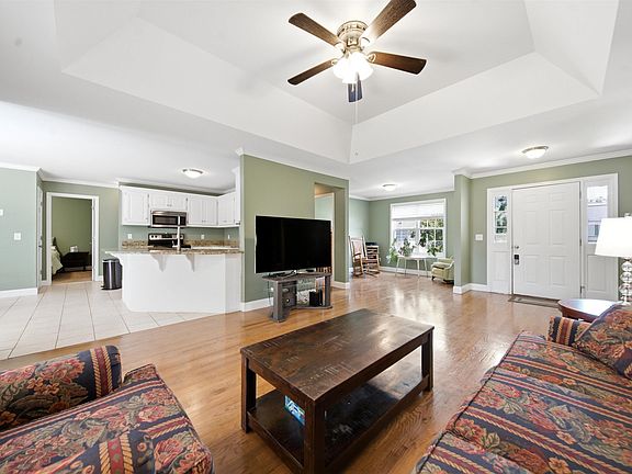 5th image of 109 Kerry Gibbons Dr
