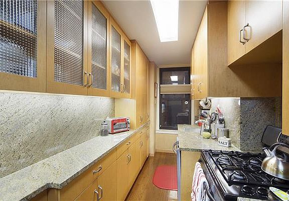4th image of 308 E 79th St APT 2A