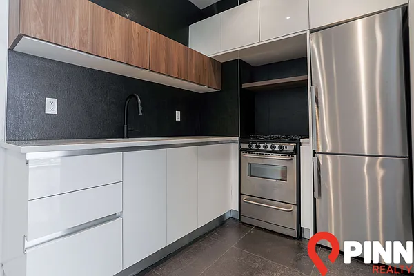 Rented by Pinn Realty | media 7